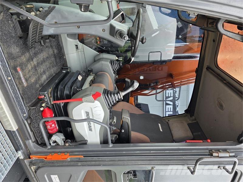 Doosan DX170W-5 Wielgraafmachines