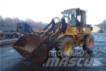 CAT IT24F Wielladers
