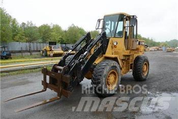CAT IT28B Wielladers