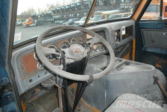 GMC TJ9C042 Chassis met cabine
