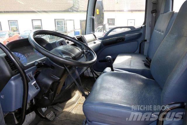 Hino NB165 Chassis met cabine