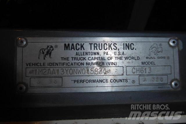 Mack CH613 Chassis met cabine