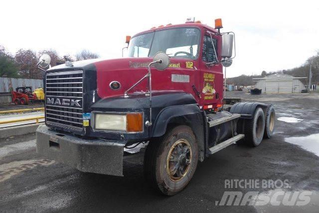 Mack CL713 Chassis met cabine
