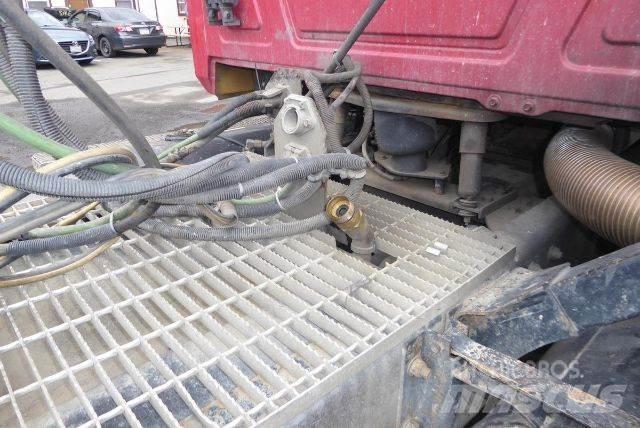 Mack CL713 Chassis met cabine
