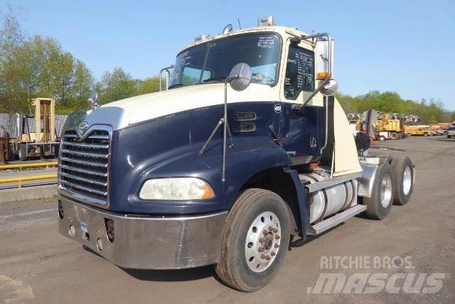 Mack CXN613 Chassis met cabine