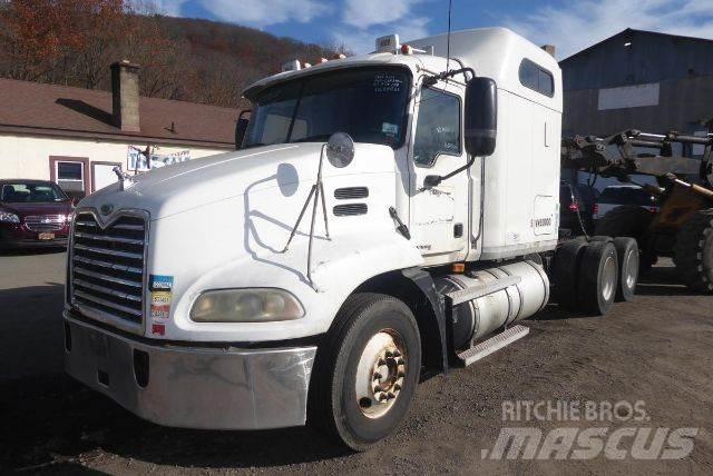 Mack CXN613 Trekkers