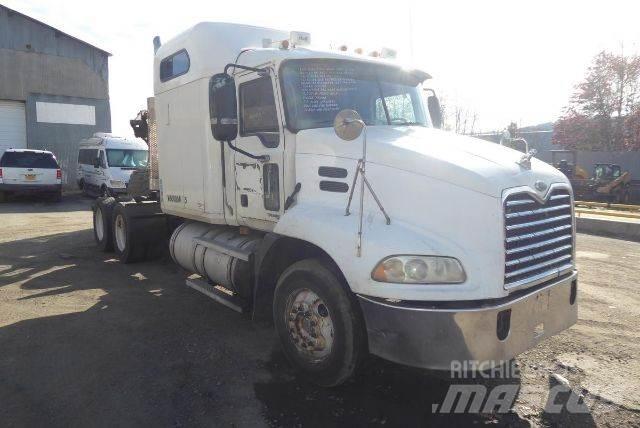 Mack CXN613 Trekkers