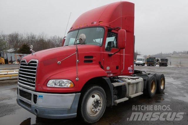 Mack CXU613 Chassis met cabine