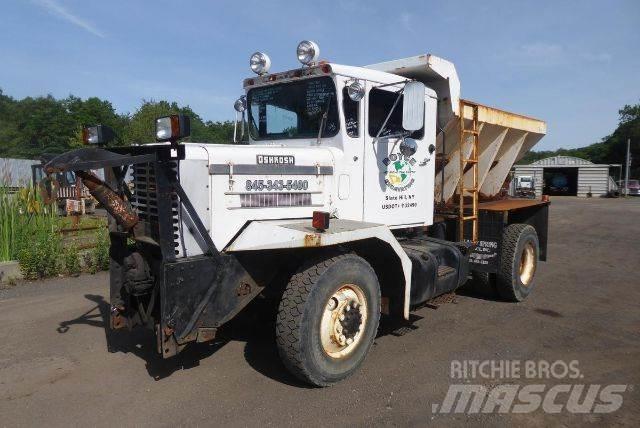 Oshkosh P18232 Chassis met cabine