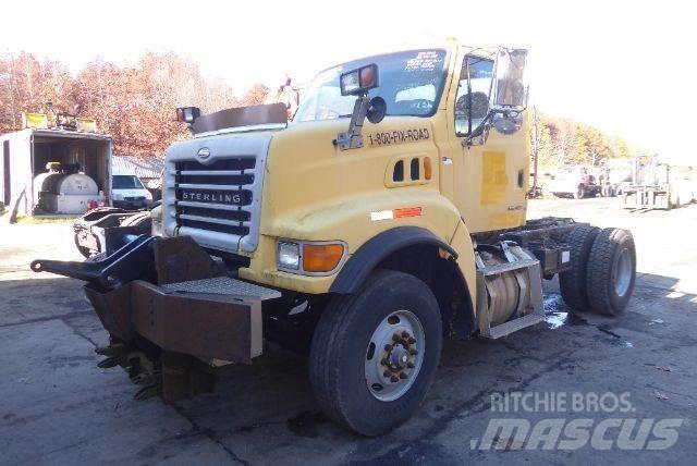 Sterling L8500 Chassis met cabine
