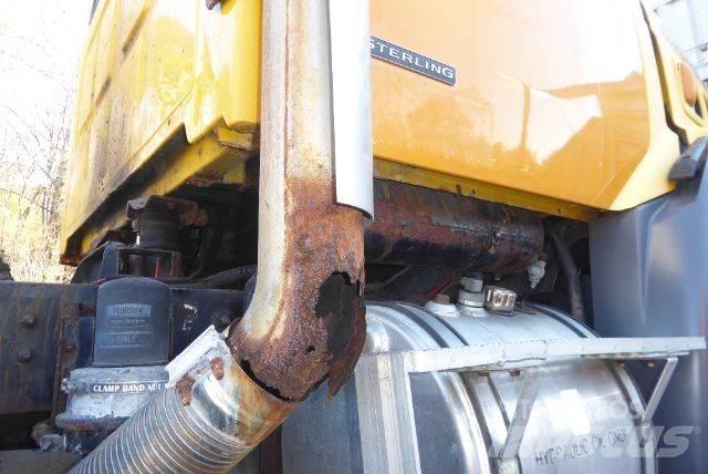 Sterling L8500 Chassis met cabine