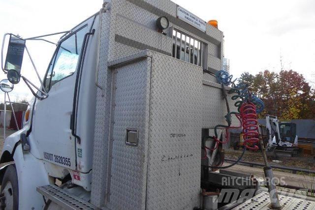 Sterling LT9500 Chassis met cabine