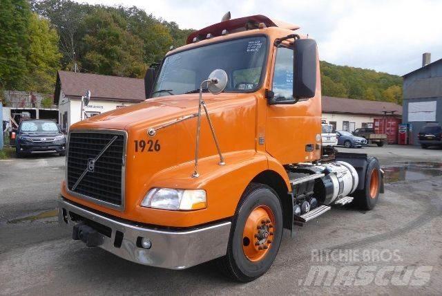 Volvo VNM42T Chassis met cabine