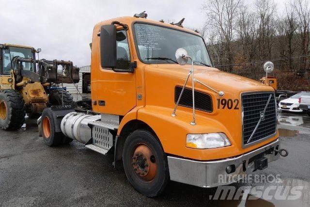 Volvo VNM42T Chassis met cabine