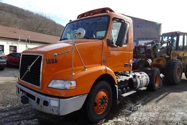 Volvo VNM42T Chassis met cabine