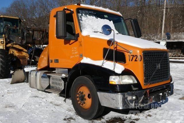 Volvo VNM42T Chassis met cabine