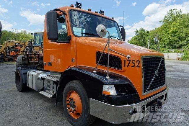 Volvo VNM42T Chassis met cabine