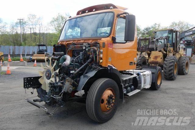 Volvo VNM42T Chassis met cabine