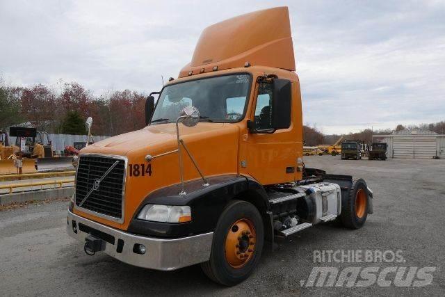 Volvo VNM42T Chassis met cabine