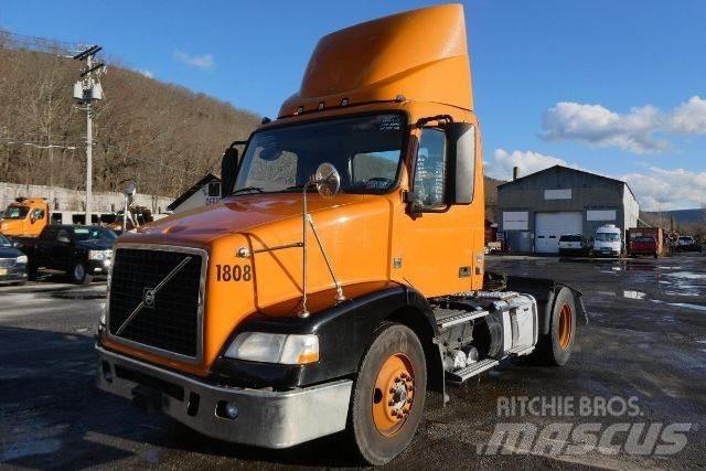 Volvo VNM42T Chassis met cabine