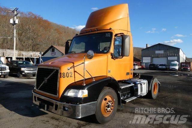 Volvo VNM42T Chassis met cabine