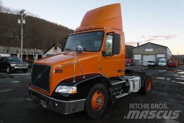Volvo VNM42T Chassis met cabine
