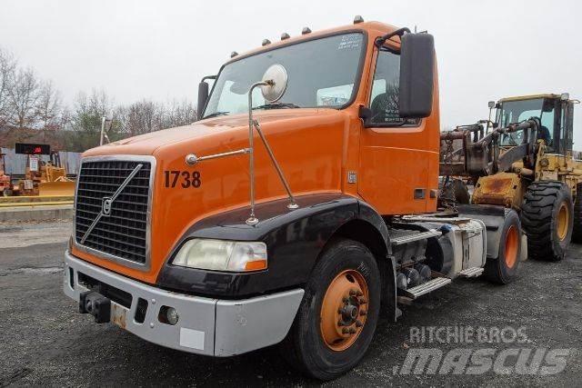 Volvo VNM42T Chassis met cabine