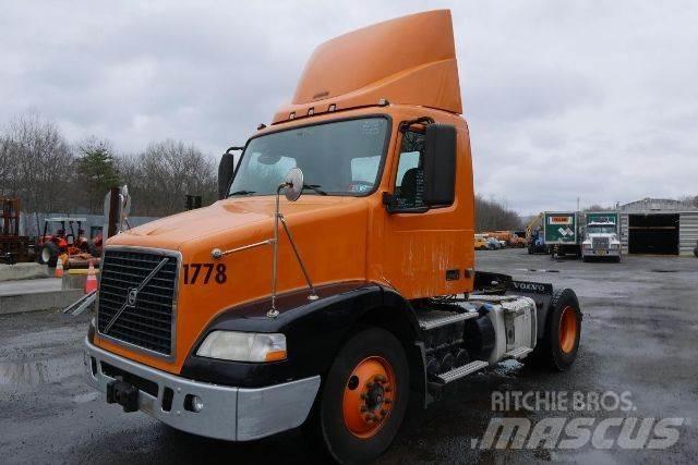 Volvo VNM42T Chassis met cabine