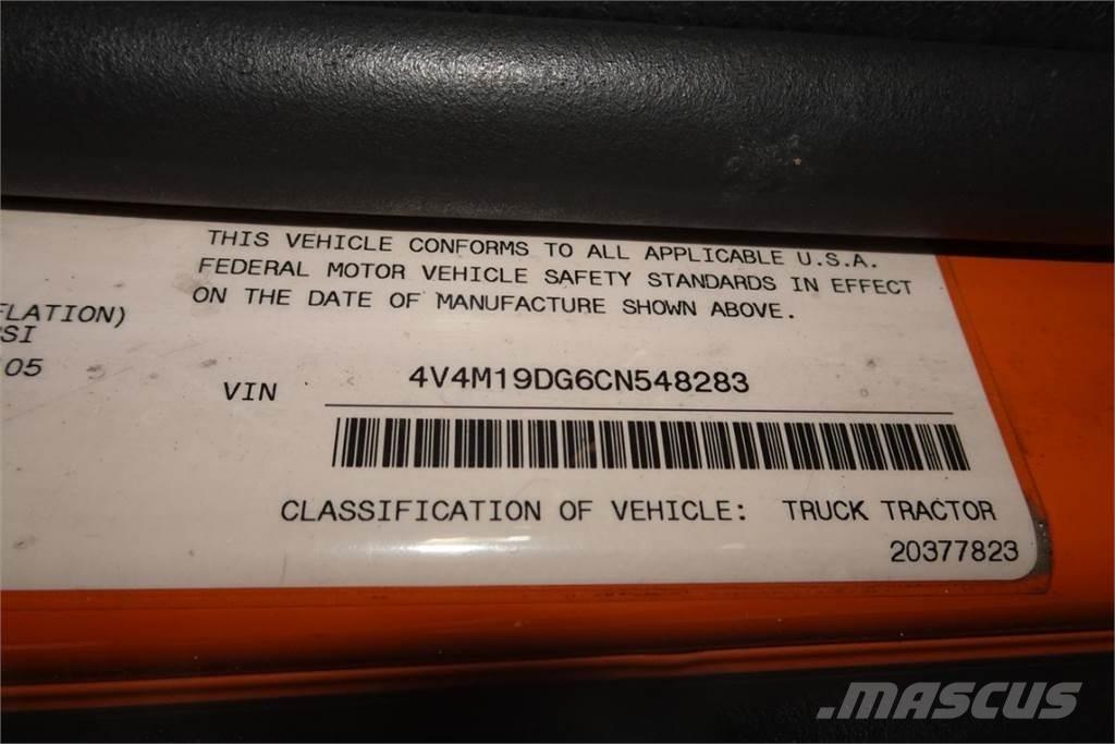 Volvo VNM42T Chassis met cabine