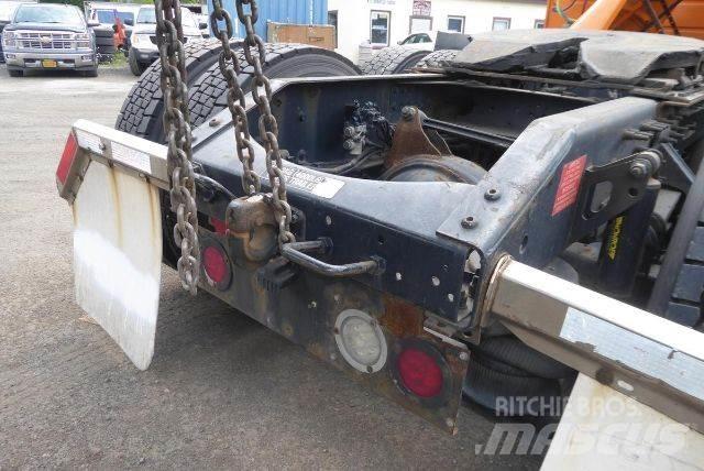 Volvo VNM64T Chassis met cabine