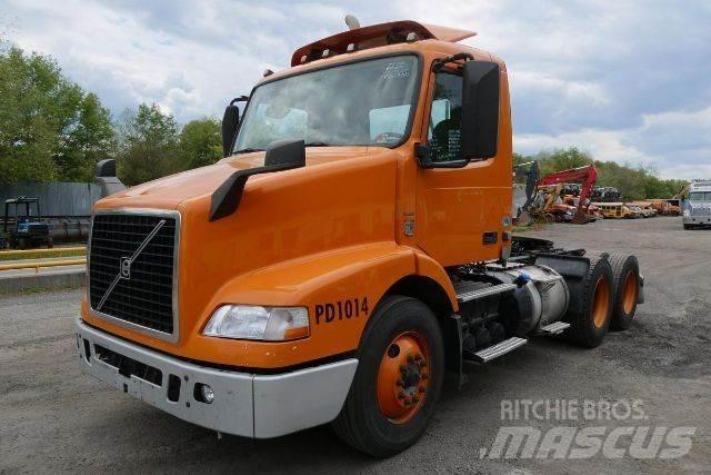 Volvo VNM64T Chassis met cabine