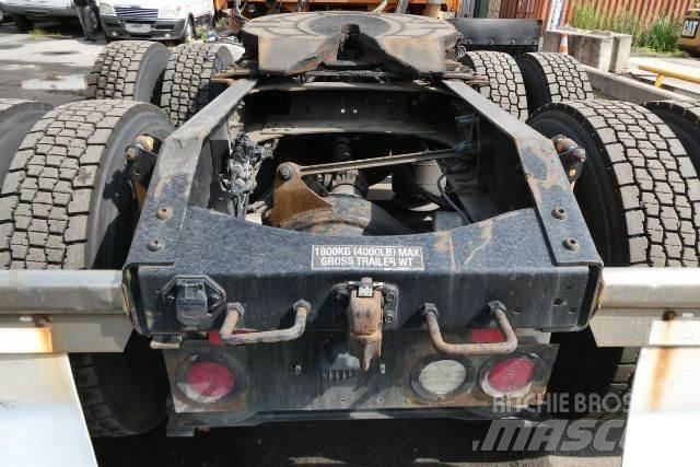 Volvo VNM64T Chassis met cabine