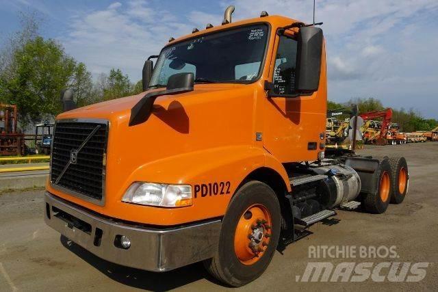 Volvo VNM64T Chassis met cabine