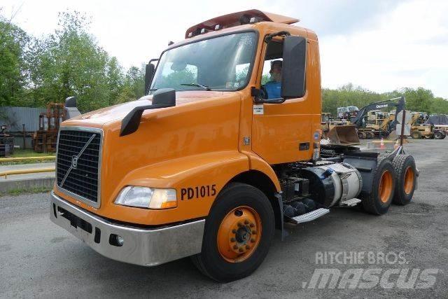 Volvo VNM64T Chassis met cabine