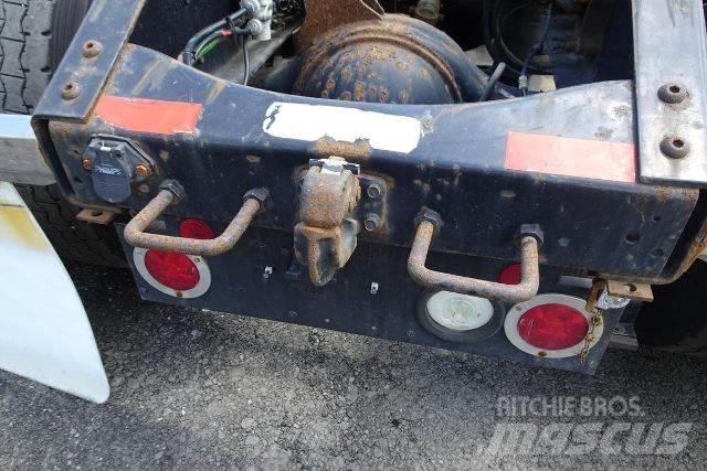 Volvo VNM64T Chassis met cabine