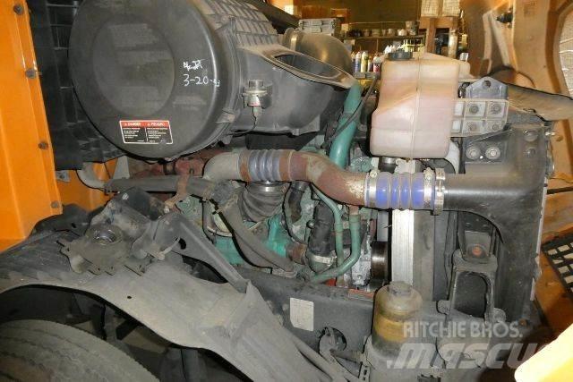 Volvo VNM64T Chassis met cabine
