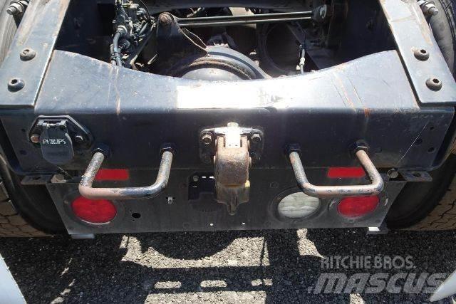 Volvo VNM64T Chassis met cabine
