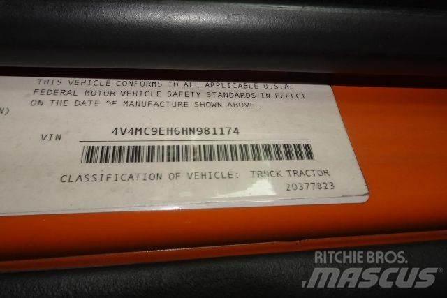 Volvo VNM64T Chassis met cabine