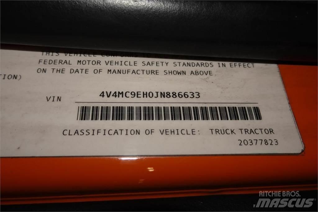 Volvo VNM64T Chassis met cabine