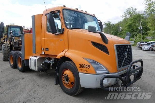 Volvo VNR64T300 Chassis met cabine