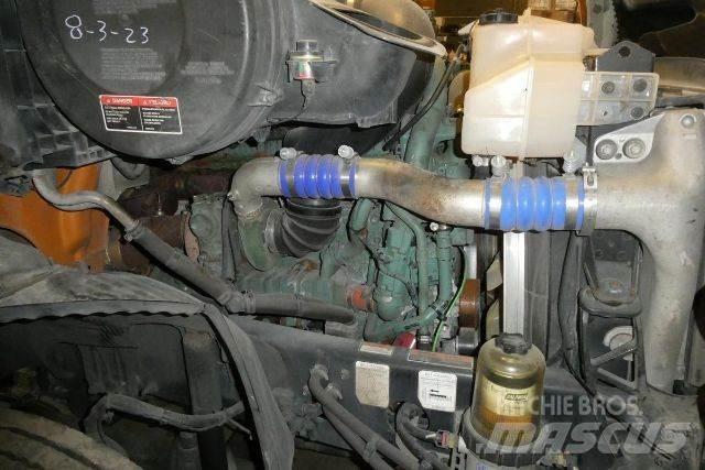 Volvo VNR64T300 Chassis met cabine