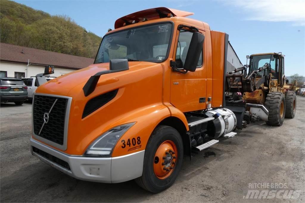 Volvo VNR64T300 Chassis met cabine