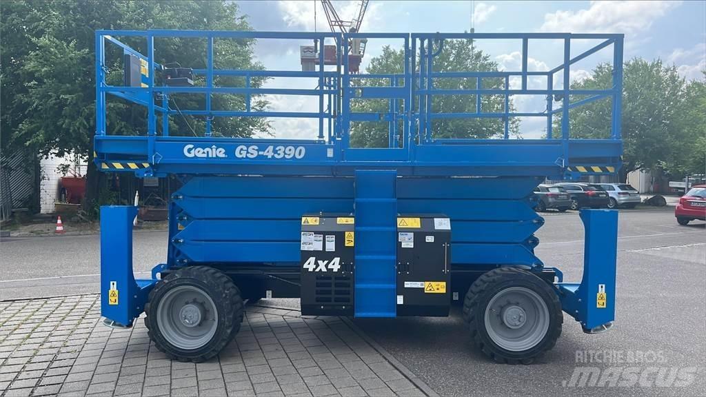 Genie GS-4390RT Schaarhoogwerkers