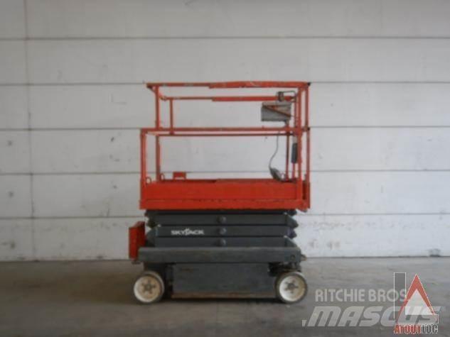SkyJack SJ3219 Knikarmhoogwerkers