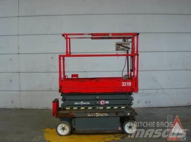 SkyJack SJ3219 Knikarmhoogwerkers