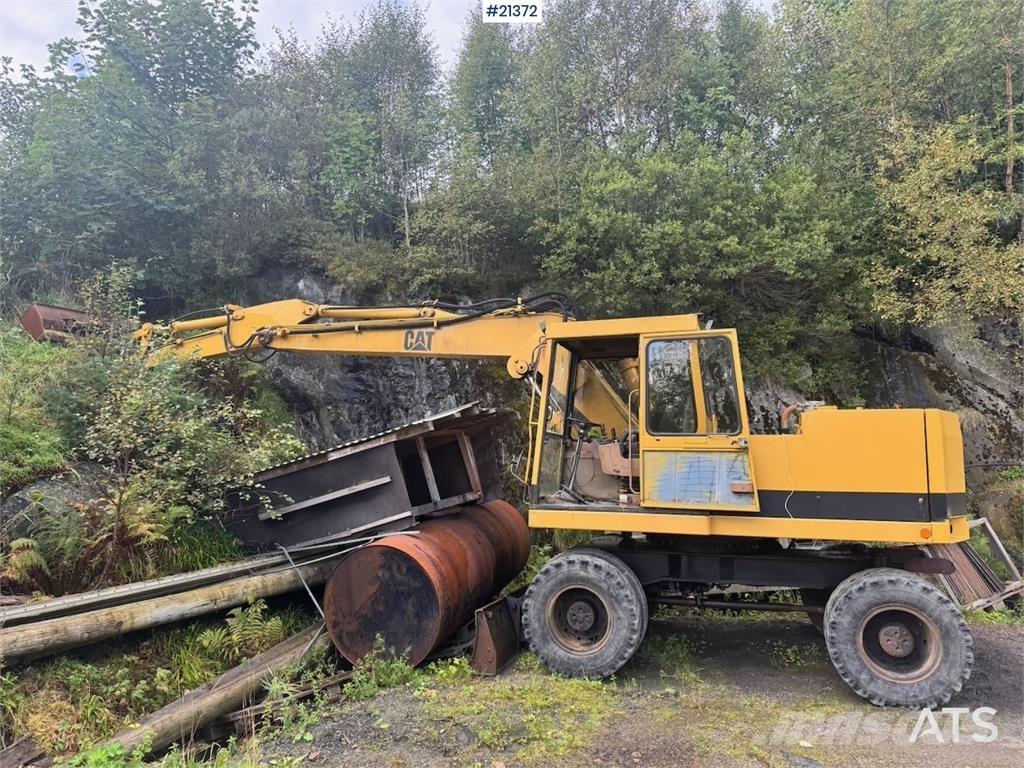 CAT 212B Wielgraafmachines