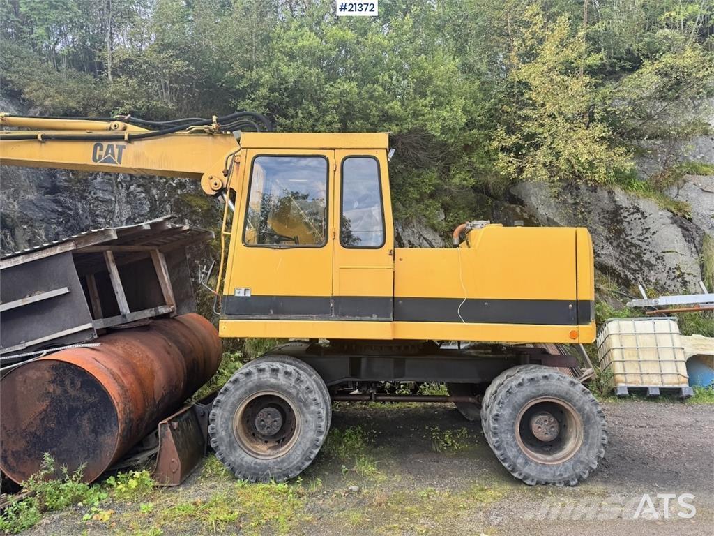 CAT 212B Wielgraafmachines