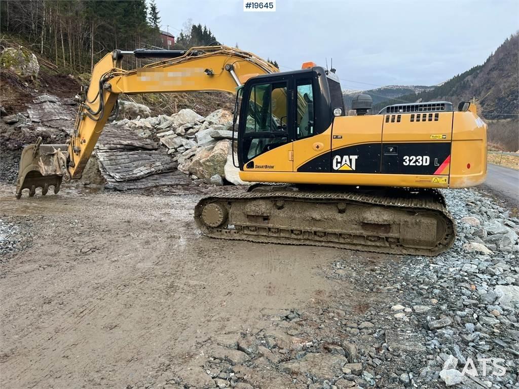 CAT 323D Rupsgraafmachines