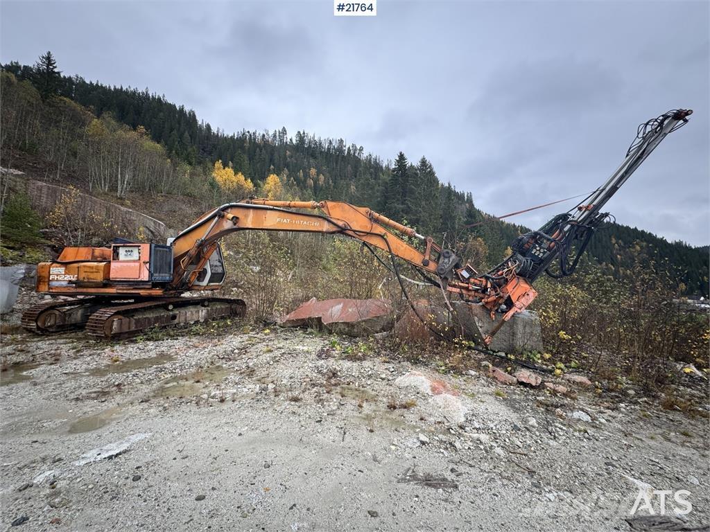 Hitachi FH 220 LC Rupsgraafmachines