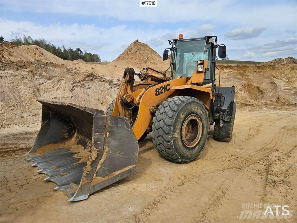 CASE 821C Wielladers